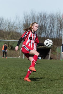 Bild 67 - C-Juniorinnen TSV Zarpen - TuS Tensfeld : Ergebnis: 2:1